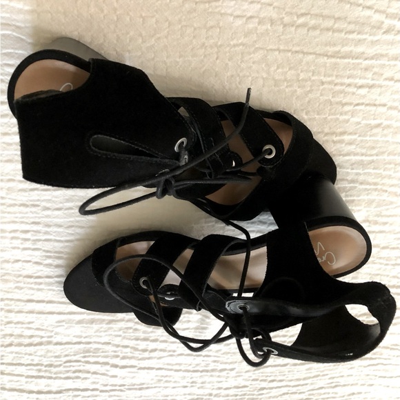 Women’s sandals size 8 1/2 - Picture 2 of 2